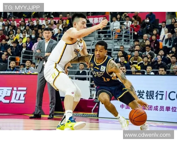 CBA精彩对决广东队与深圳队比赛录像回顾与精彩瞬间分析