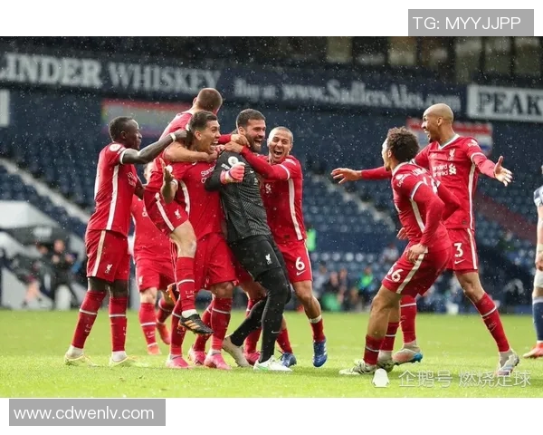 英超联赛：利物浦主场惨败，曼城稳坐榜首位置