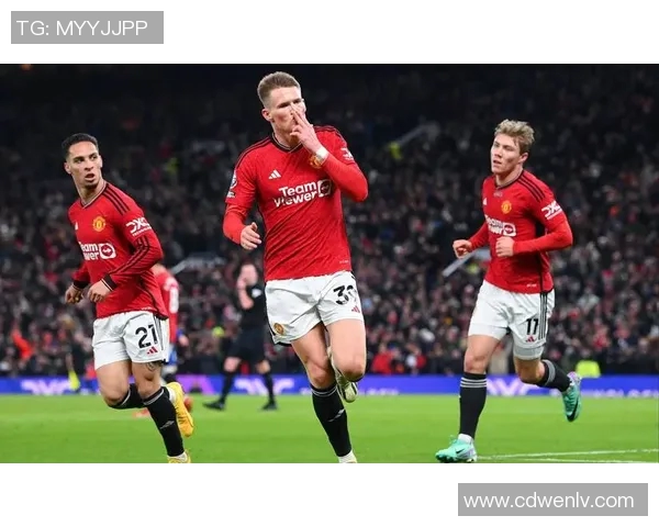 英超激情对决曼联主场迎战热刺争夺三分荣耀 英超激情对决曼联主场迎战热刺争夺三分荣耀