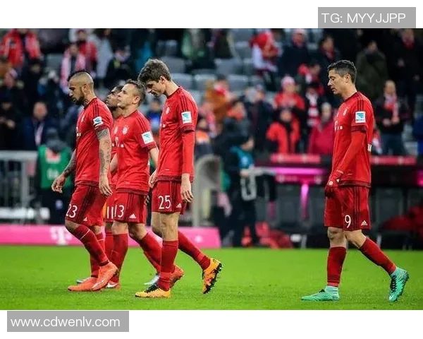 乌赖堡与门兴对决揭示德甲新赛季的激烈竞争与球队实力的较量